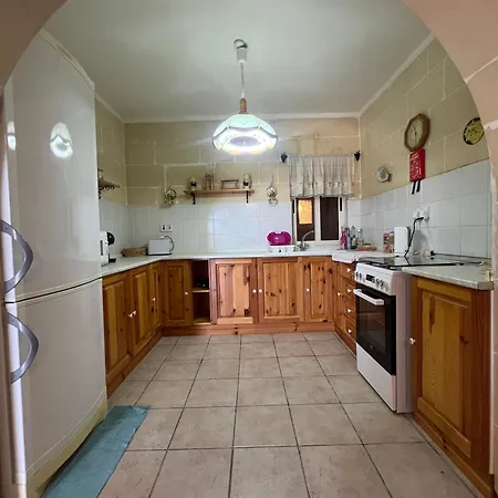 Διαμέρισμα 2bdr Maisonette With Yard