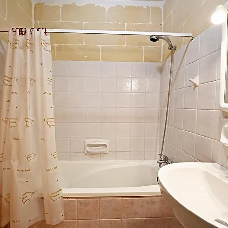 2bdr Maisonette With Yard