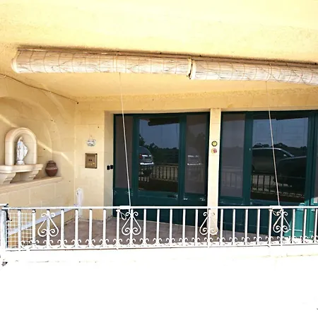 2bdr Maisonette With Yard Nadur