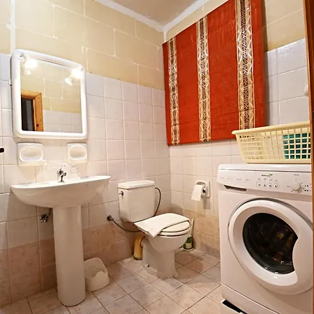 Διαμέρισμα 2bdr Maisonette With Yard