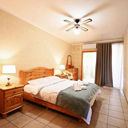 Διαμέρισμα 2bdr Maisonette With Yard Nadur