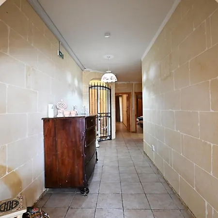 Διαμέρισμα 2bdr Maisonette With Yard